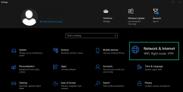 Windows 10 Settings menu highlighting Network & Internet.